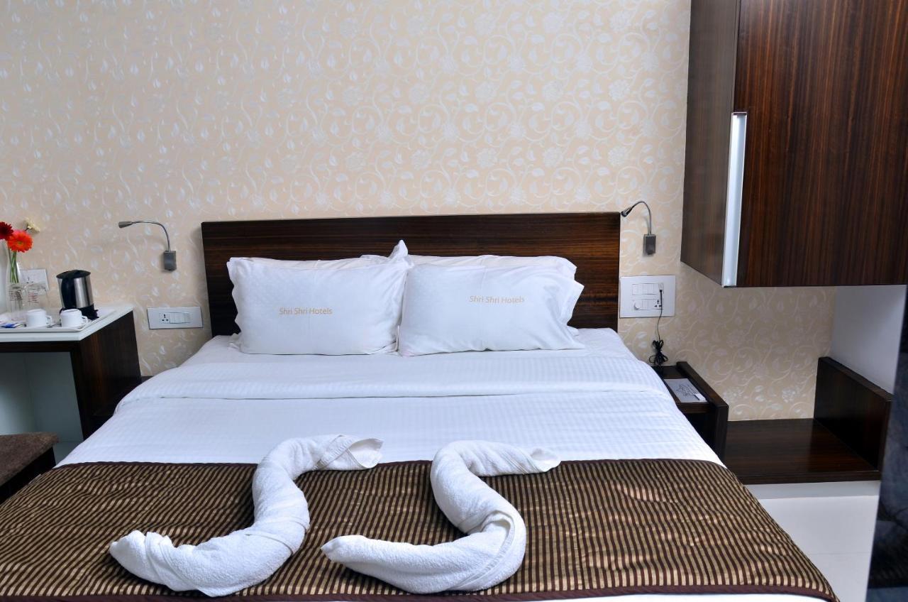 Hotel Sri Sri Executive, Kolhapur Exterior foto