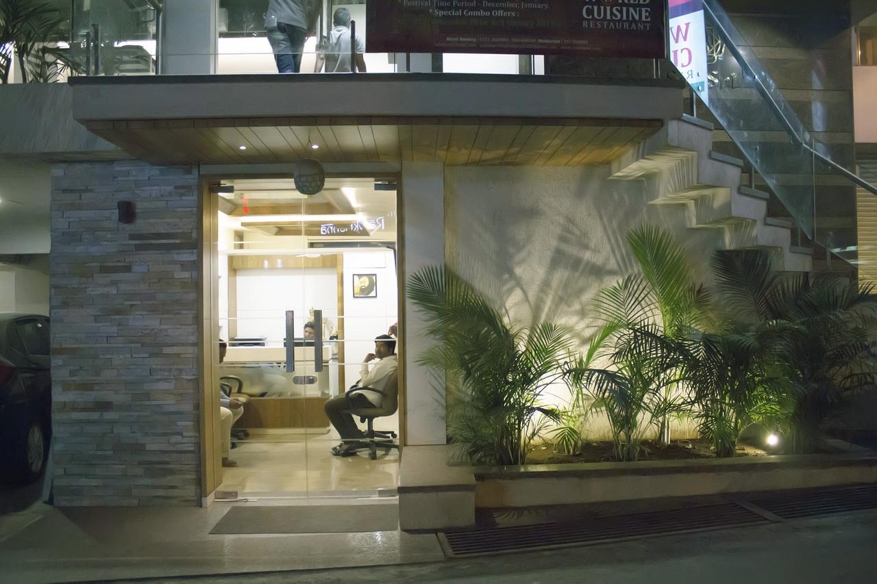 Hotel Sri Sri Executive, Kolhapur Exterior foto